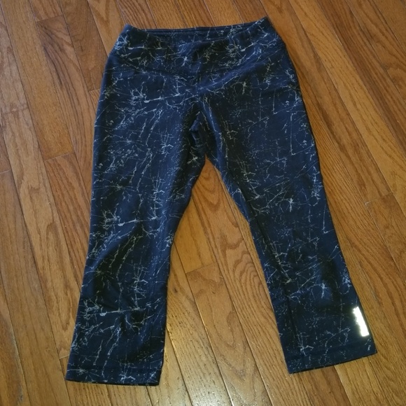 Reebok Pants - Reebok Yoga Capri Size Small Black and Grey